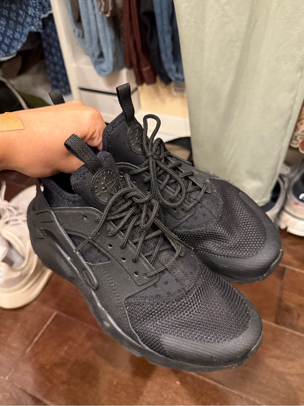 Nike Men's Black Athletic Sneakers